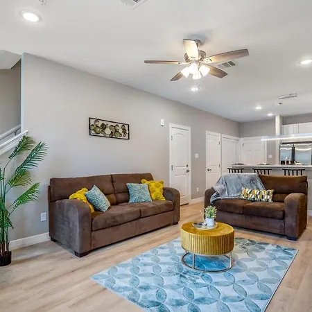 Villa Relaxing Cozy Getaway In Gated Community Near Greater Heights